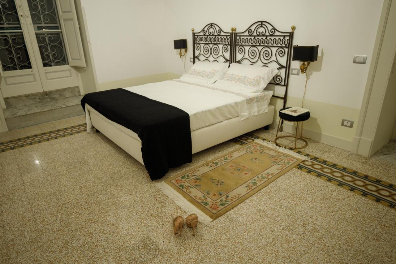 Palazzo Introna Bed & Breakfast โมลา ดิ บารี ภายนอก รูปภาพ