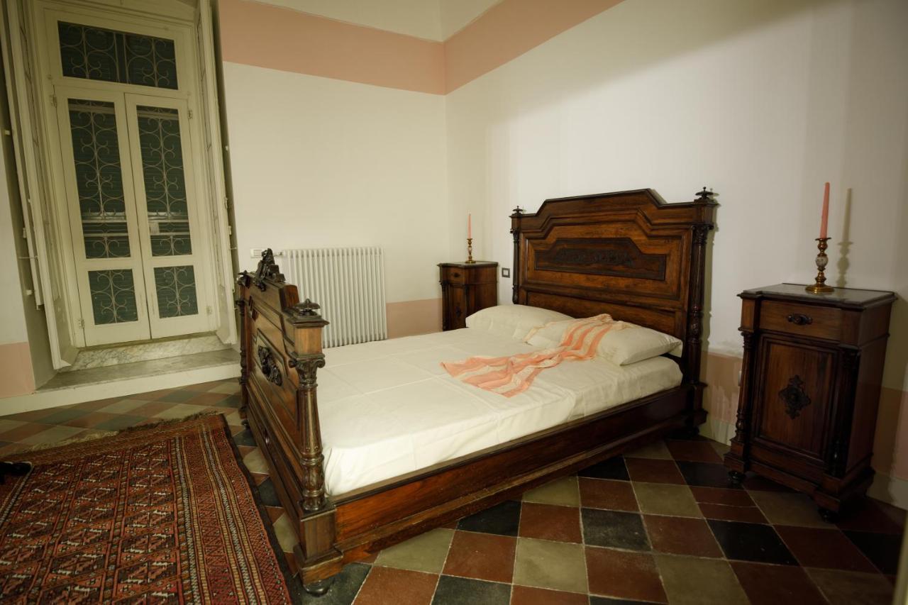 Palazzo Introna Bed & Breakfast โมลา ดิ บารี ภายนอก รูปภาพ