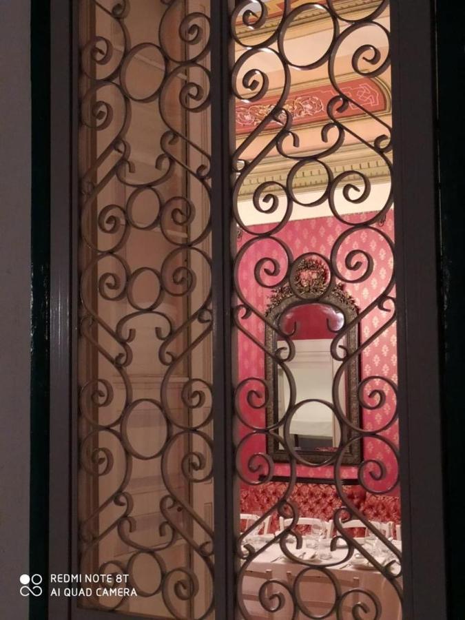 Palazzo Introna Bed & Breakfast โมลา ดิ บารี ภายนอก รูปภาพ